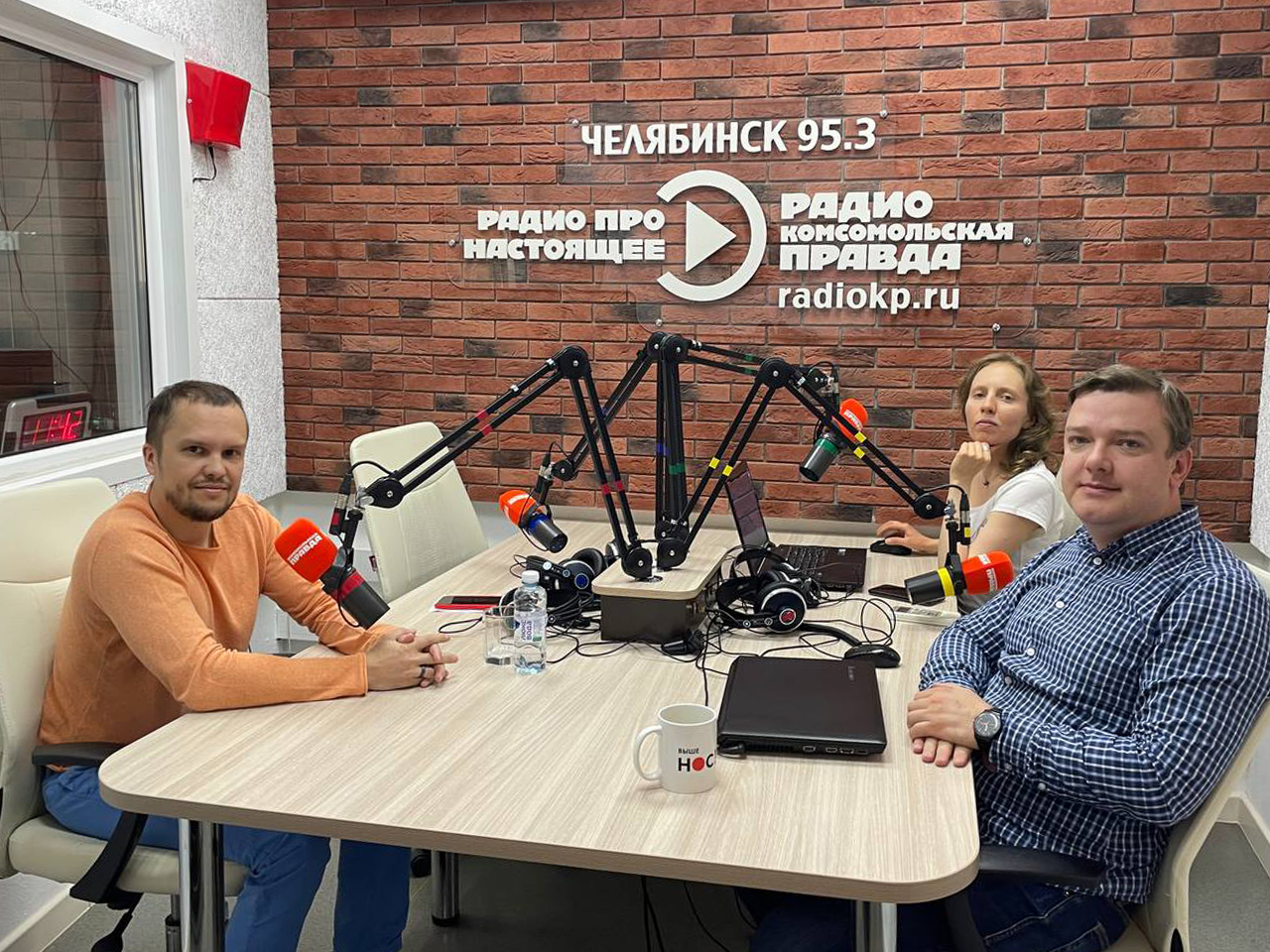 Что делать с «хрустом» в колене и «шишками» на больших пальцах ног, рассказал доктор Василий Бельков